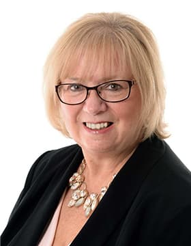 Headshot of Linda Drabwell Business Development Consultant at Hutchings Pharmacy Valuations and Sales
